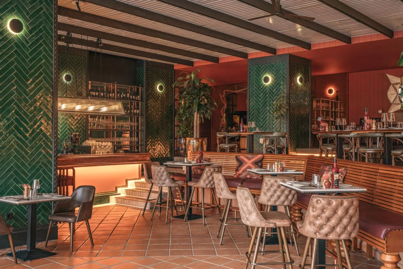 Bar y restaurante de ambiente mediterráneo